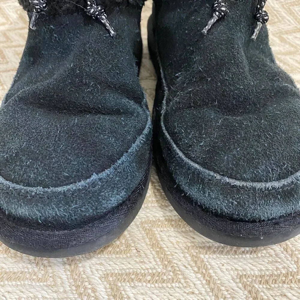 Koolaburra by UGG Youth Girls Michon Short Winter Suede Boot Black Size 5